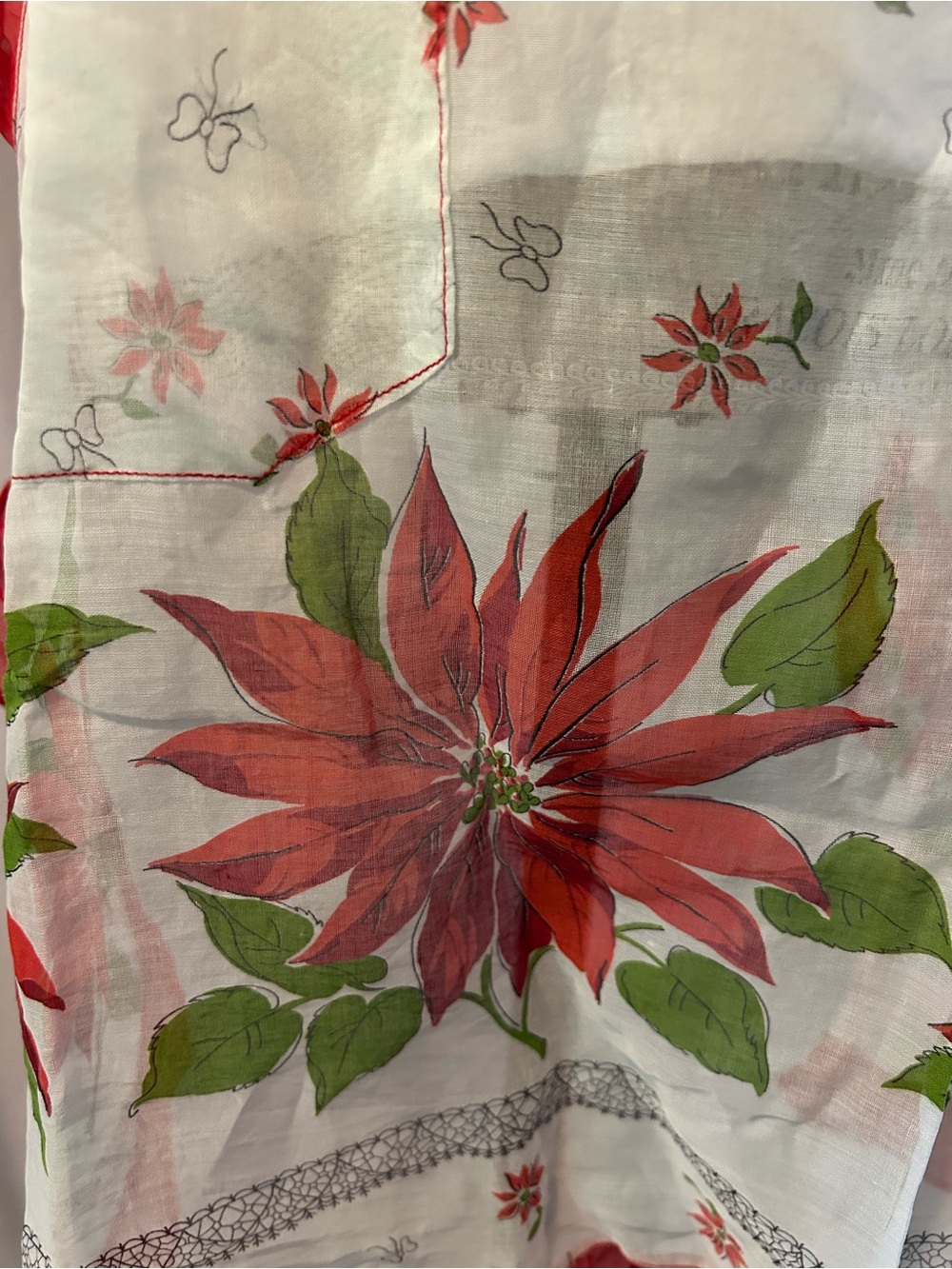 Vintage White Floral Poinsettia Apron - Picture 4 of 4